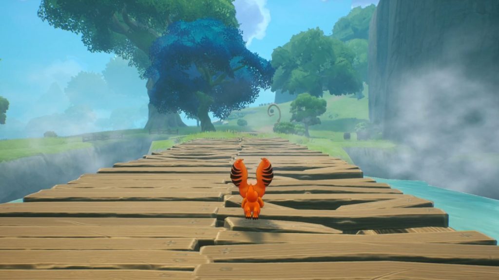 Malo nessky stvorenje prelazi drveni most kroz maglovitu šumu u svetu igre The Last Worlds: Crossed Souls.